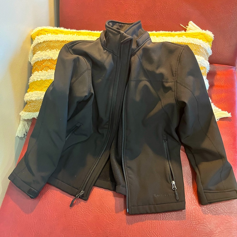 Weatherproof lightweight black jacket